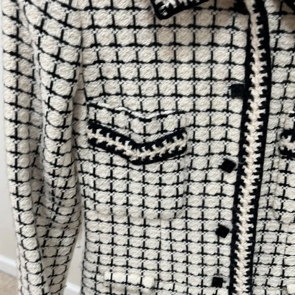 CHANEL Vintage Wool Boucle Long Jacket - Picture 13 of 16